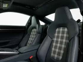 Porsche 911 (2022) thumbnail 4
