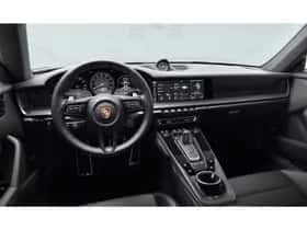 Porsche 911 (2021) thumbnail 3