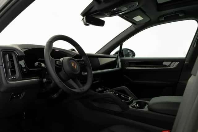 Porsche Cayenne (2026) thumbnail 3