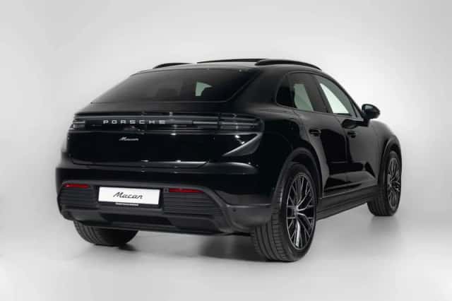Porsche Macan (2026) thumbnail 2