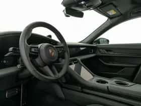 Porsche Taycan (2026) thumbnail 3