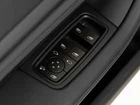 Porsche Taycan (2026) thumbnail 38