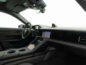 Porsche Taycan (2026) thumbnail 7