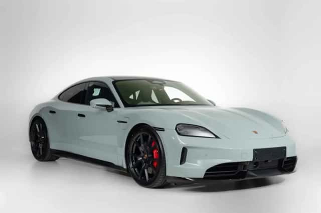Porsche Taycan (2026) thumbnail 5