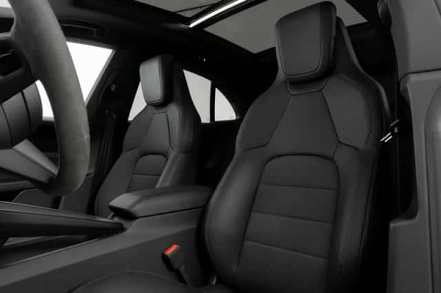 Porsche Macan (2025) thumbnail 4