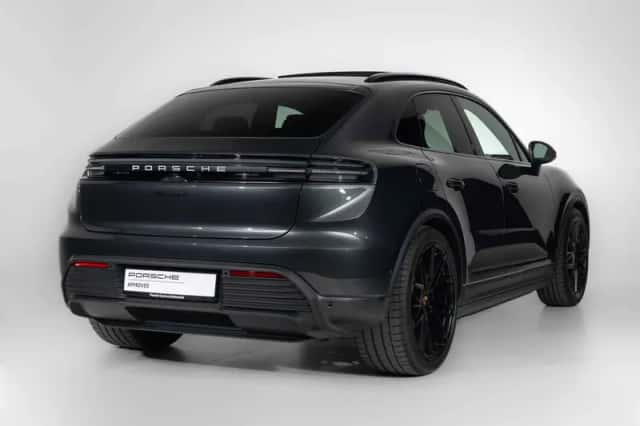 Porsche Macan (2025) thumbnail 6