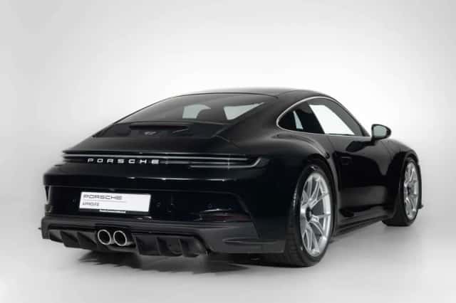 Porsche 911 (2024) thumbnail 2