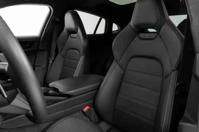 Porsche Panamera (2024) thumbnail 4