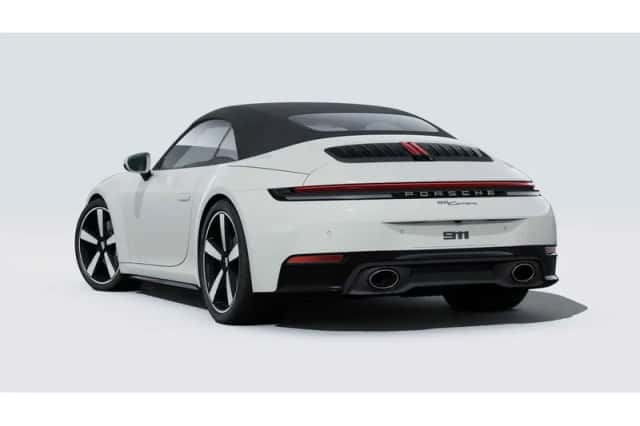 Porsche 911 (2025) thumbnail 2