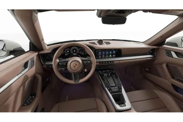 Porsche 911 (2025) thumbnail 3