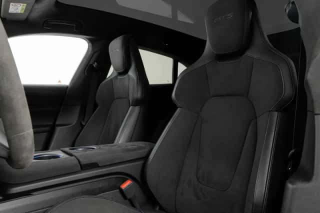 Porsche Taycan (2023) thumbnail 4