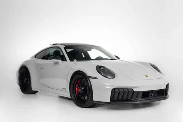 Porsche 911 (2025) thumbnail 5