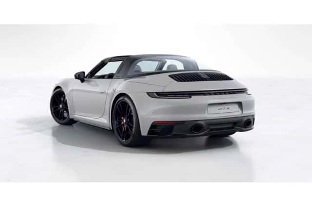 Porsche 911 (2024) thumbnail 3