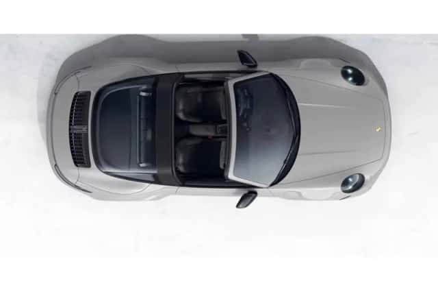 Porsche 911 (2024) thumbnail 4