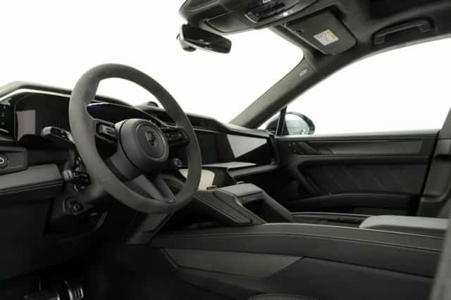 Porsche Cayenne (2026) thumbnail 3