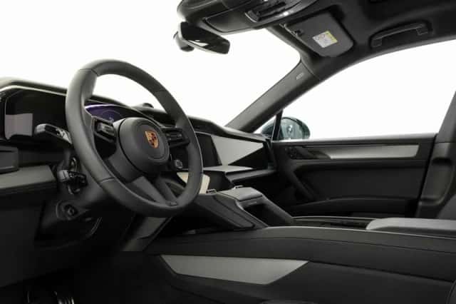 Porsche Cayenne (2026) thumbnail 3