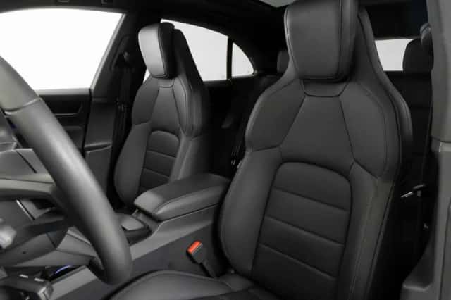 Porsche Macan (2024) thumbnail 4