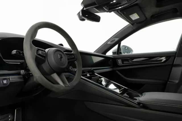 Porsche Panamera (2025) thumbnail 3