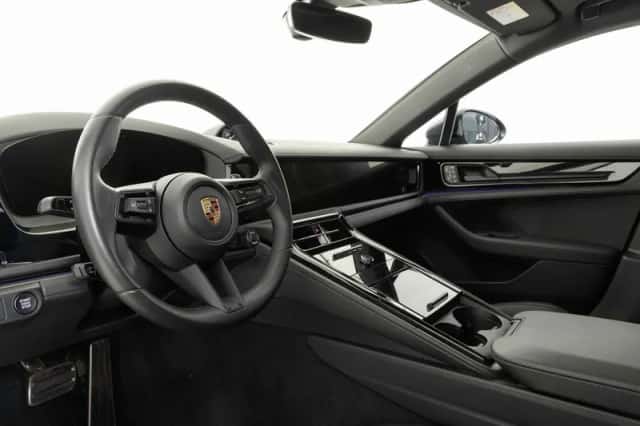 Porsche Panamera (2025) thumbnail 3