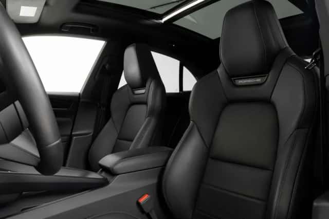 Porsche Macan (2025) thumbnail 4