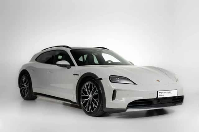 Porsche Taycan (2025) thumbnail 5