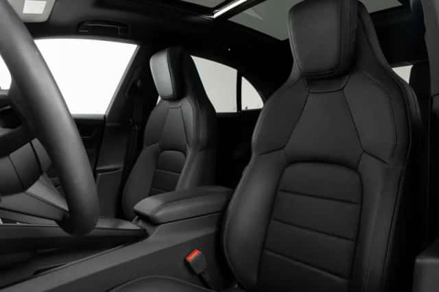Porsche Macan (2025) thumbnail 4