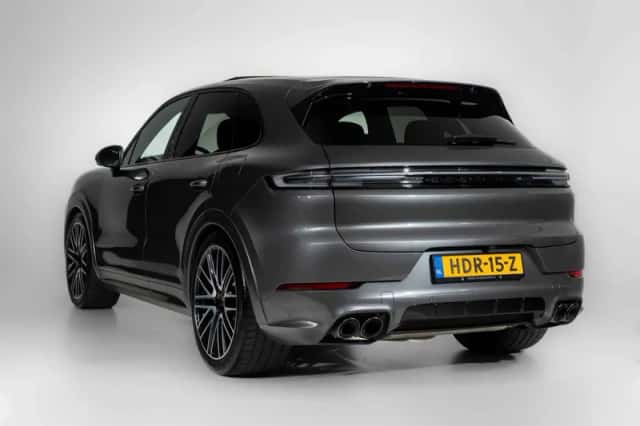 Porsche Cayenne (2025) thumbnail 6