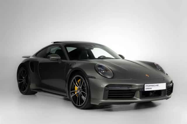 Porsche 911 (2023) thumbnail 5