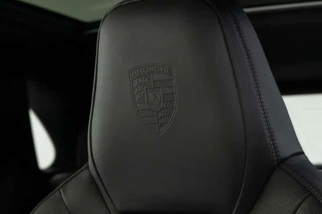 Porsche Cayenne (2024) thumbnail 1