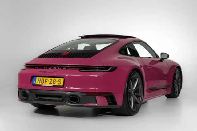 Porsche 911 (2025) thumbnail 2