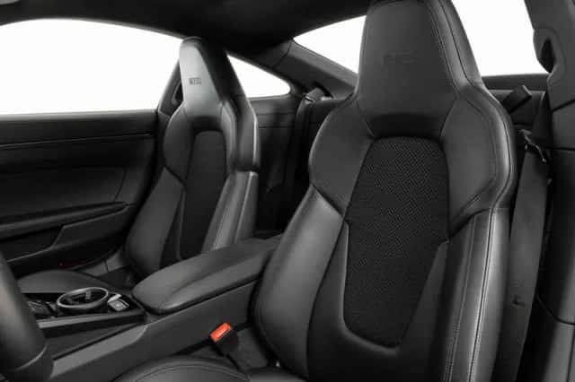 Porsche 911 (2025) thumbnail 4