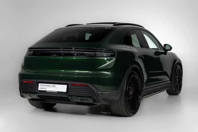 Porsche Macan (2025) thumbnail 2