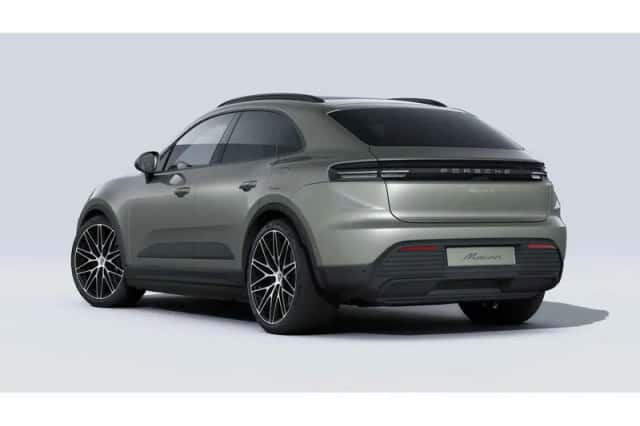 Porsche Macan (2025) thumbnail 2