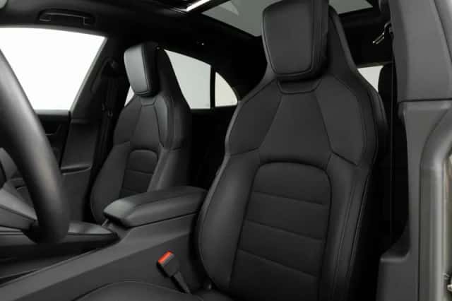 Porsche Macan (2025) thumbnail 4