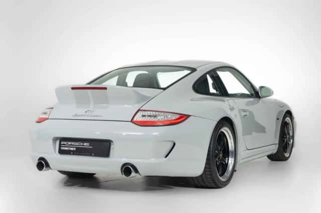 Porsche 911 (2010) thumbnail 2
