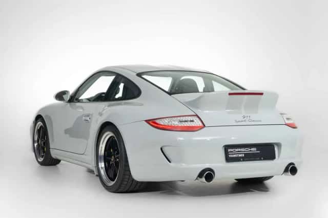 Porsche 911 (2010) thumbnail 6