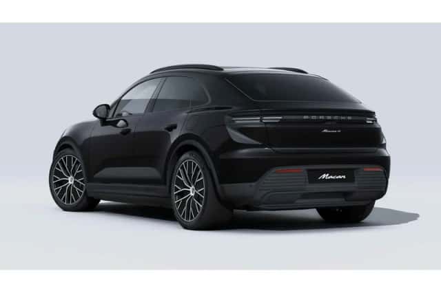 Porsche Macan (2024) thumbnail 2