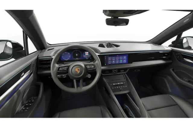Porsche Macan (2024) thumbnail 3