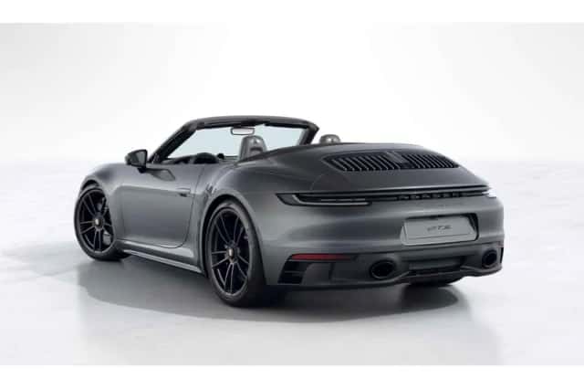 Porsche 911 (2023) thumbnail 2