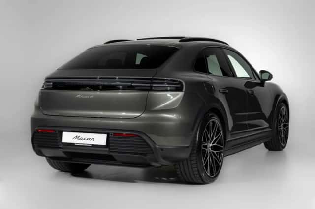 Porsche Macan (2026) thumbnail 2