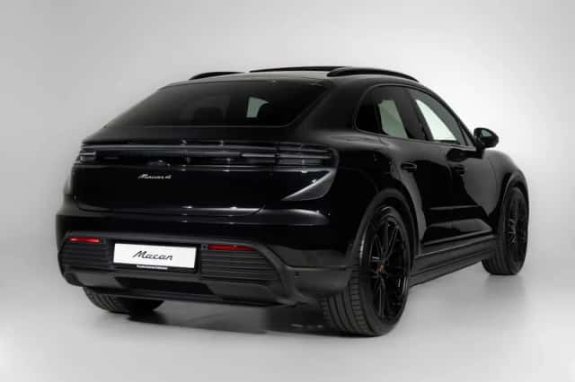 Porsche Macan (2026) thumbnail 2
