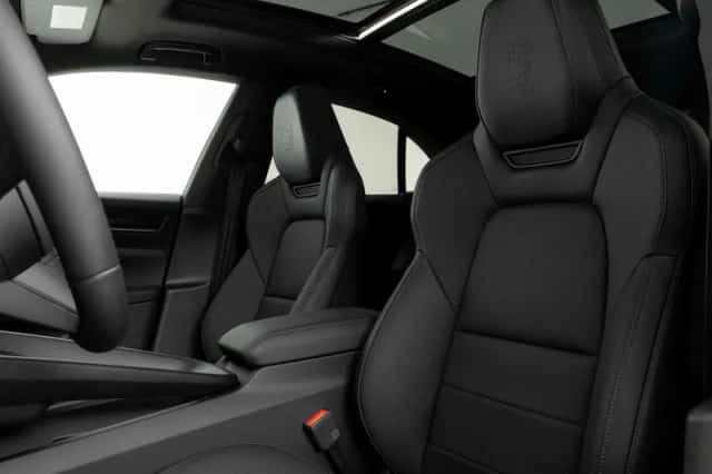 Porsche Macan (2026) thumbnail 4