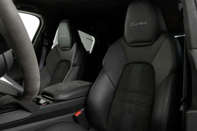 Porsche Cayenne (2025) thumbnail 4