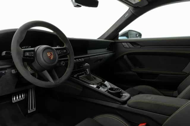 Porsche 911 (2026) thumbnail 3