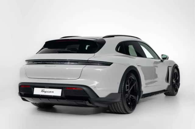 Porsche Taycan (2025) thumbnail 2