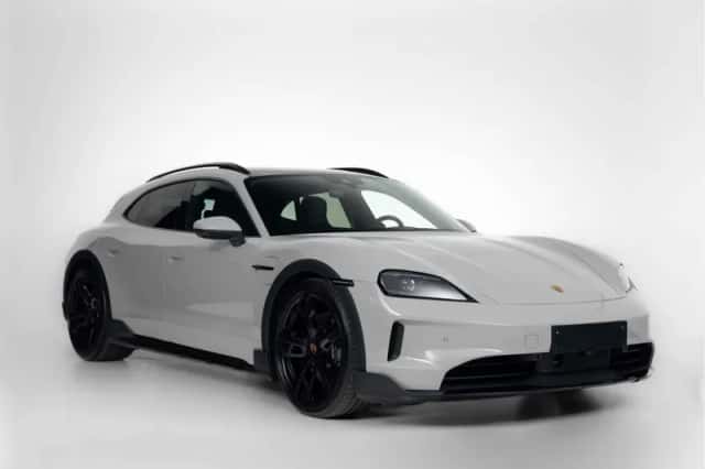 Porsche Taycan (2025) thumbnail 5