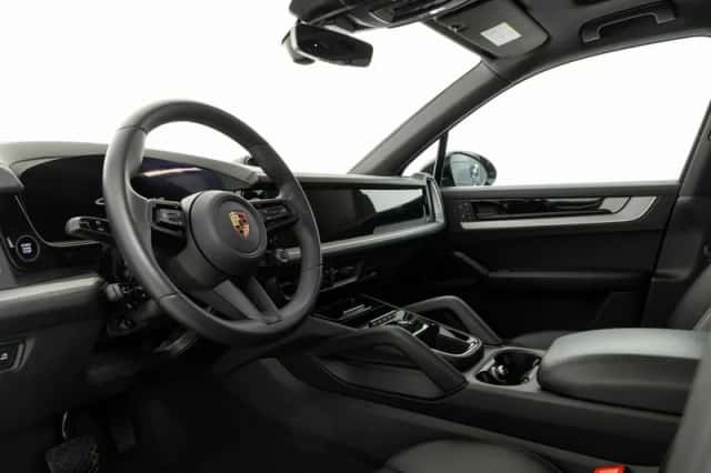 Porsche Cayenne (2025) thumbnail 3