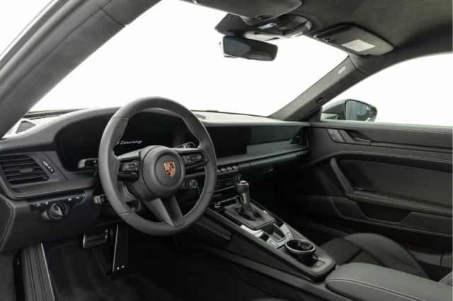 Porsche 911 (2026) thumbnail 3