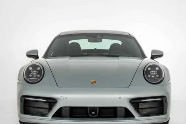 Porsche 911 (2021) thumbnail 5