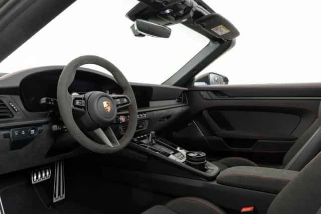 Porsche 911 (2026) thumbnail 3
